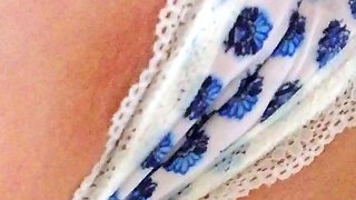 Pulled amateurs close up car sex