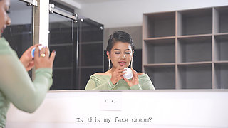 I find in my bathroom a football player with a big BBC who ended up in my mouth