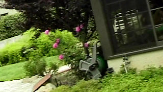 College Confessions 16: Hei&szlig;er Outdoor-Sex am Pool