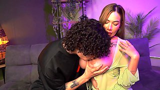 Anai Loves blows and rides her curly-haired stepson on the sofa