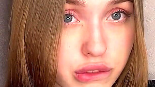 A Girl with a Juicy Ass Cums While at Home Alone