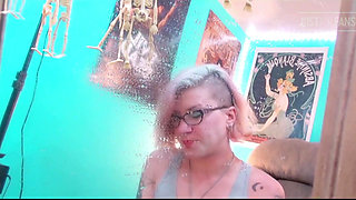 Mirror Sneezing