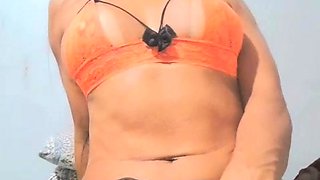 Brazilian MILF showing off