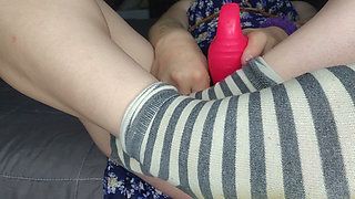 Fucking my tight pregnent pussy i need to cum twice a day