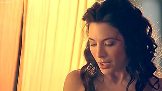 Spartacus Gods of the Arena E03 Paterfamilias Lucy Lawless and Jaime Murray