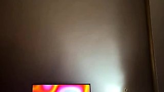 Captivating deepthroat close up brunette