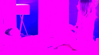 Emo Amateur Teen stript vor der Cam