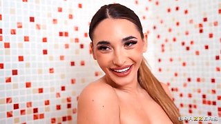 Sara Diamante and Jordi Ignite Fiery Passion During a Steamy Sauna Pound Session