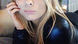 Pretty Hot Blonde Cam Babe Masturbate Solo on Cam