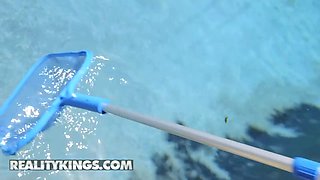 Reality kings - hot & crazy harley haze can't help but have fun with her pussy while seeing gorgeous worker Air Thugger