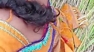 Dhan ki khet me chudai kiya desi bhabhi ko