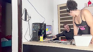 Amiga Safada Vai Ao Trabalho Do Amigo E Chupa Ele Ate Ele Gozar 11 Min