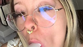 Amateur Webcam Babes Going Solo