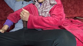 Saya Karim In Londradaki 52 Yasındaki Turk Karısı, Kocası Isteyken Buyuk Siyah Penisi Emmenin Tadını Cıkarıyor