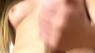 Brunette Tranny jerking in hard dick in solo Webcam