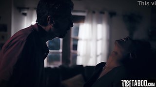 Ebony COUGAR model lures camerist and unloads on his good-sized beef whistle