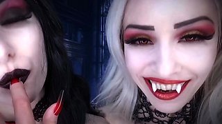 Egilea ASMR - Vampire Sisters Kiss You