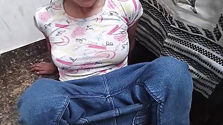 Cute step daughter ko paise dekar hotel me pel diya