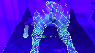 Amateurmassage Of Fluorescent Lotion Fishnet Stockings