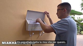 Mia Khalifa - la pornostar araba insegna a innocent come fare sesso con una donna