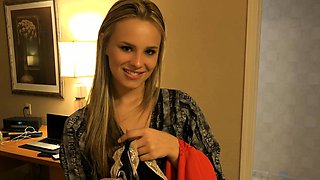 Amateur blonde having solo pleasure
