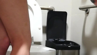 Real Amateur Couple Fucking in an Airport Bathroom