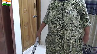 While Sweeping Room Pakistani Hotel Maid A Guest Seduced By Her Big Ass & Big Tits Then Fucked Her Ass & Cum In Pussy
