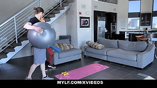 Muslim milf keeps her cunt narrow- Anissa Kate