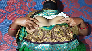 Aunty XXX's Sister Was Thrown on the Ground and Left Loudly and Put Sperm in Her Big Pussy