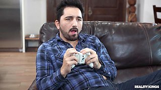 Lil Humpers: Remote Controlling My Horny Curvy Roommate - Jimmy Michaels and Scarlett Venom