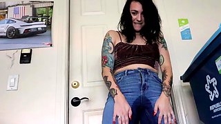 hotties need to pee and wet their jeans panty pee