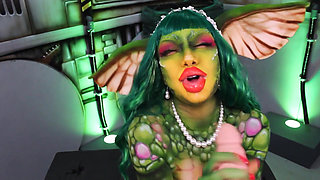 Gremlins  Monster Stepmommy Loves U!! Greta Cosplay