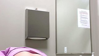 Cute amateur webcam teen girl toying pussy on webcam