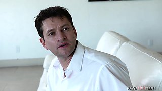 On A Hunt For A Sugar Daddy - Emily Willis & Preston Parker