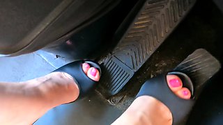 Emily's Clip Store - Premiere: Emily Revs Very Hard Old