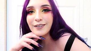 Solo hoe spreading ass and pussy after toying masturbation