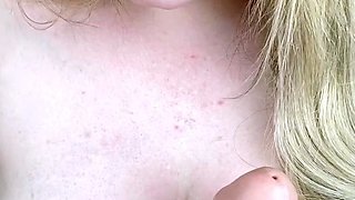 Sexy hottie Anetta Keys enjoys a solo toy masturbation