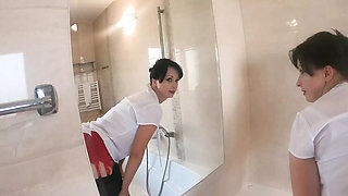 Sweet 19-Year-Old Wanilianna Gives Golden Shower in Stockings - 4K HD