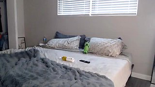 Big ass babe exposes her big boobs