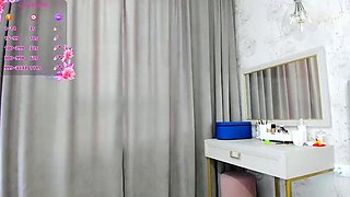 Amateur Webcam Teen Flashes Masturbates