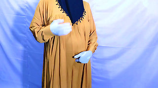 Indian Muslim Hijabi Beautiful Wife Satisfying Her Sexual Hunger With Her Hands - Clear Hindi