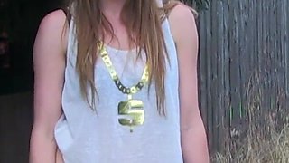 Samantha Bentley is pissing outdoor