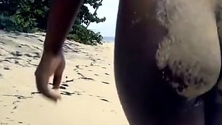 Public Flashing Of Big Natural Tits In The Moment Of Escape