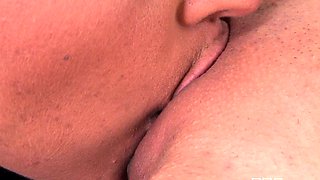 Strapon teen lesbians