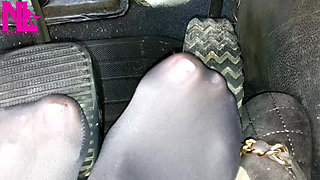 Revving in Grey Flats with Chains in Mp4format