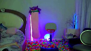 This large amateur cam girl has some very big boobs