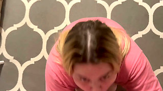 Juicy BBW Amateur MILF Gives Blowjob with Big Natural Tits