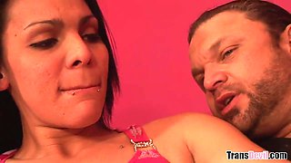 This transgirl knows how to do a decent 3 way