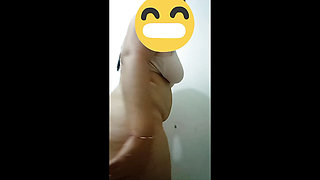 I Play with My Pussy in the Shower