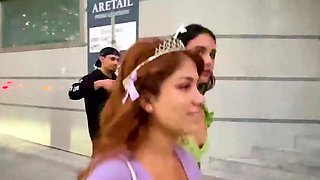 Marina Gold & Min Galilea - CumWalk through Madrid